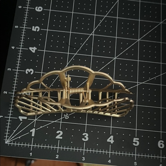 Gold Hair Claw Clip - Picture 4 of 5